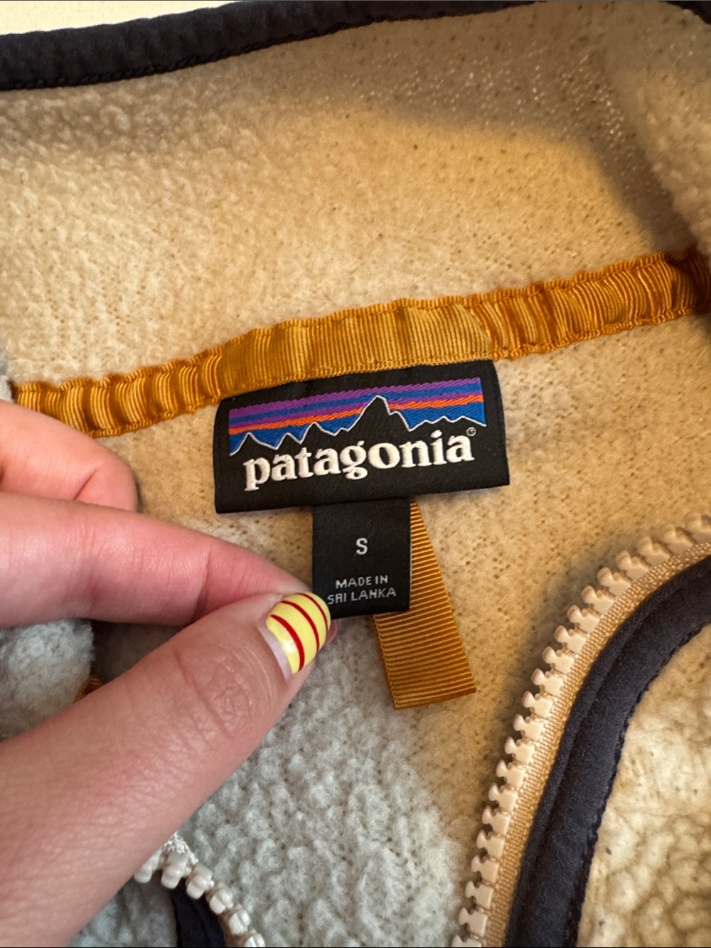 Patagonia Cream Sherpa Fleece Half-Zip Pullover with Navy Trim - Picture 2 of 3